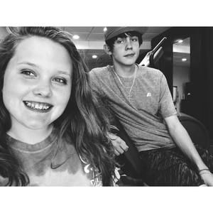 Meet your Posher, Caitlin